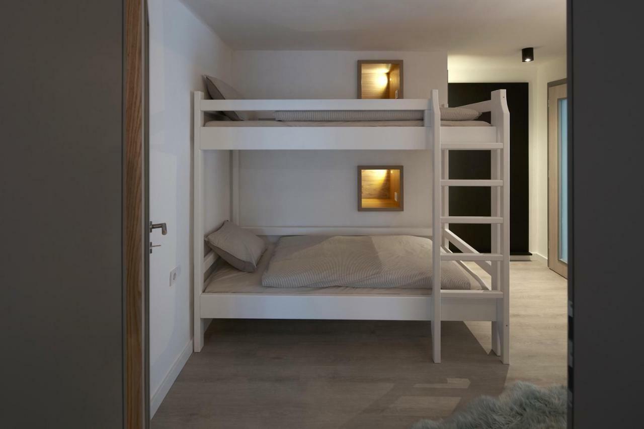 7Domb Apartman Komló Exteriör bild