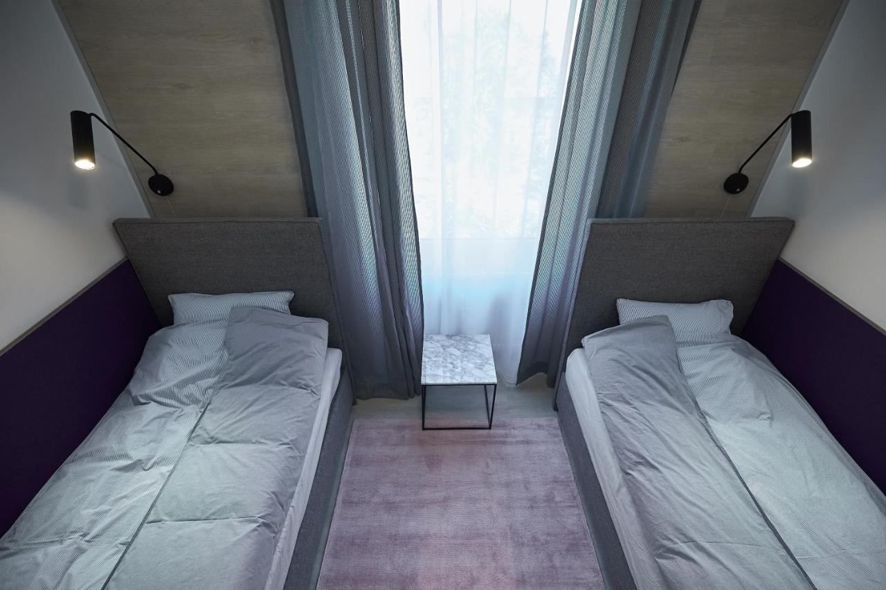 7Domb Apartman Komló Exteriör bild